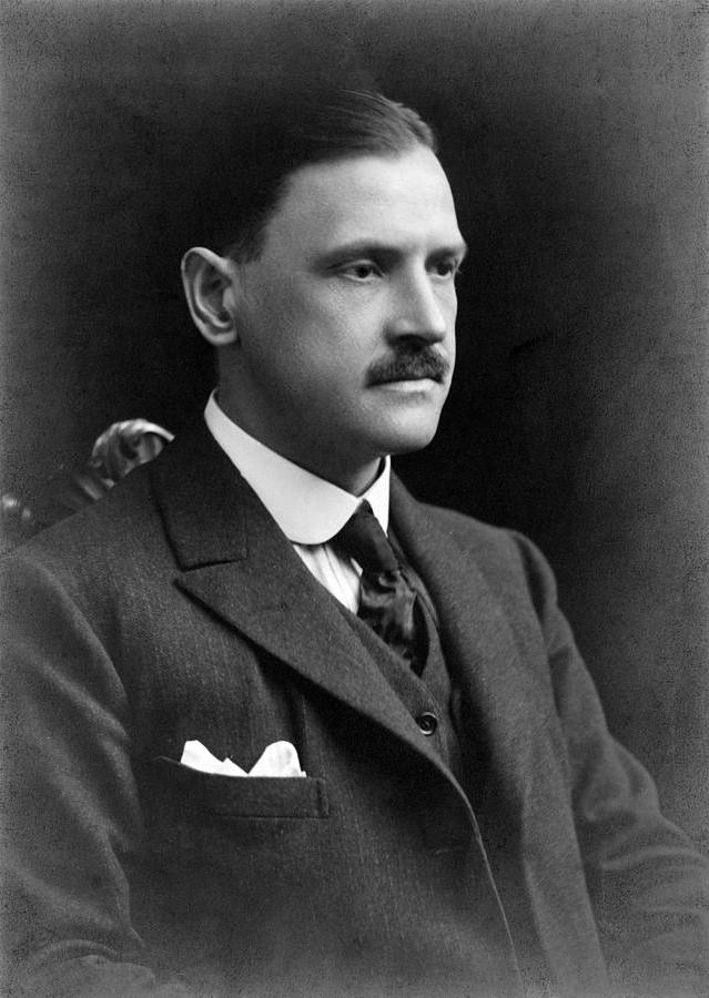 Somerset Maugham attends Vivvie's wedding, which was planned by his wife.