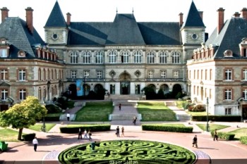 Cite Universitaire, where Odile and Louis obtain student IDs and spend some weekends.