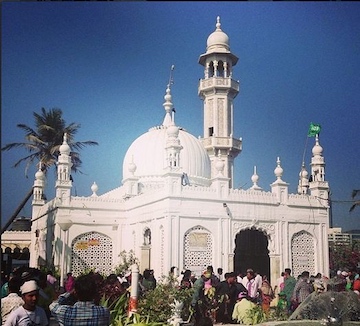 Haji Ali Tomb and Mosque, where Sam has a confrontaition with Gulmohamed