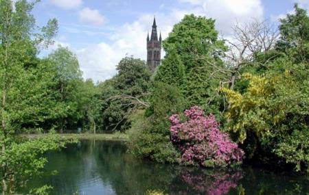Laidlaw contrasts the beauty of Kelvingrove Park with the neighborhoods he covers.