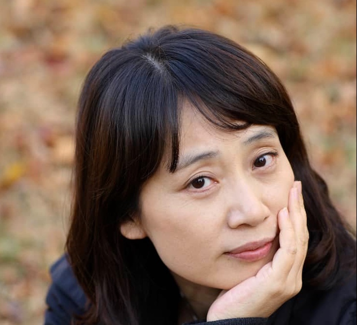 Author Ha Seong-Nan has won many prizes in Korea for disciplined and exciting stories.