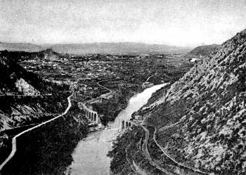 The Battle of the Piave River was one of Italy's great World War I battles. Note that the bridge has already been destroyed. It is a major part of the conclusion here.