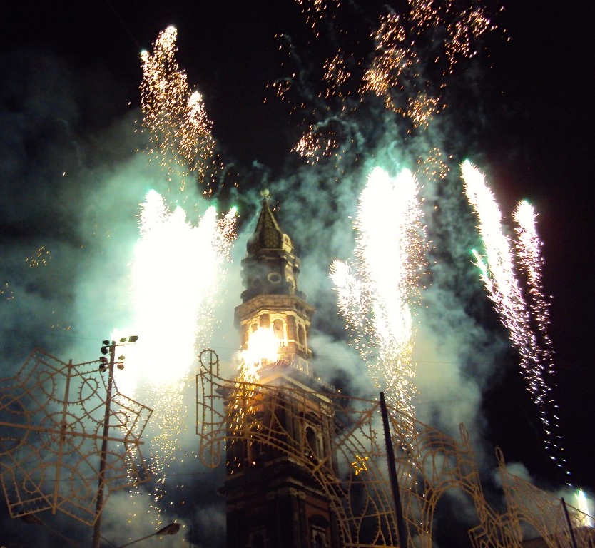 The "burning" of the bell tower at the Basillica, one of the highlights of the festival of the Madonna Bruno.