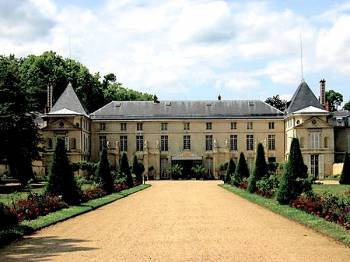 Built on property that had belonged to Valvert, the Castle had been built by a later owner as a copy of Malmaison, where Napoleon and Josephine once lived.