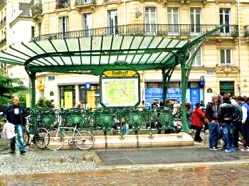 Chatelet Metro station, where Therese first sees the woman in the yellow coat.