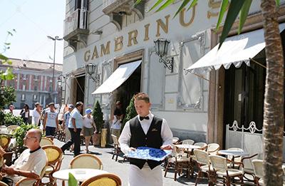 In her teens, Giovanna sometimes meets with friends at Gambrinus, one of Naples's most famous caffes.