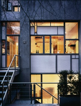 A Mondrian-like house within the district is the source of some complaints.
