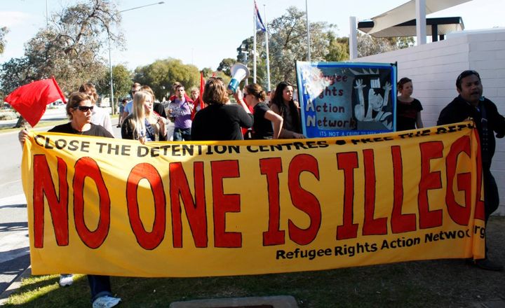 Protests for and against the admission of the 433 Tampa refugees into Australia occurred in many cities.