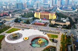 Tianfu Square, the center of Chengdu.