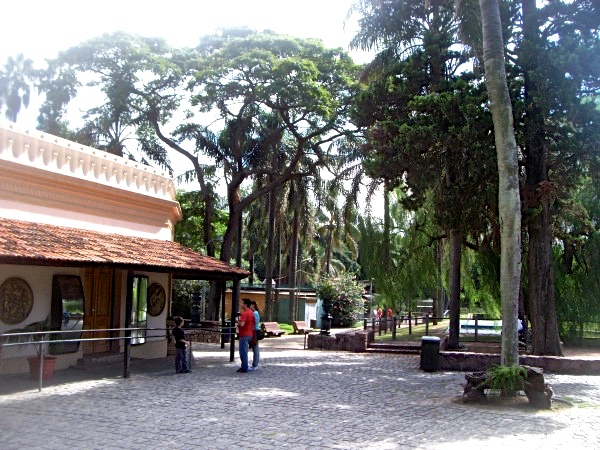 Villa Dolores, a zoo in which the animals are confined to small cages.