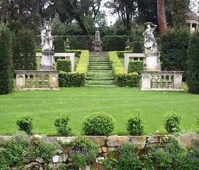 Villa Floridiana, where Giovanna liked to play in the park near her house.Photo by sailko.